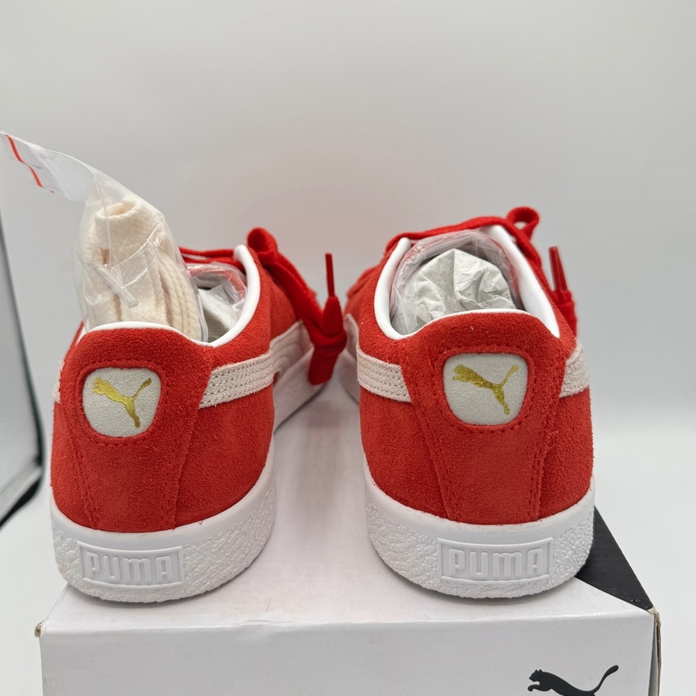 NWT Puma Suede VTG Textured Leather Sneakers , extra laces , high risk red white - Picture 8 of 16